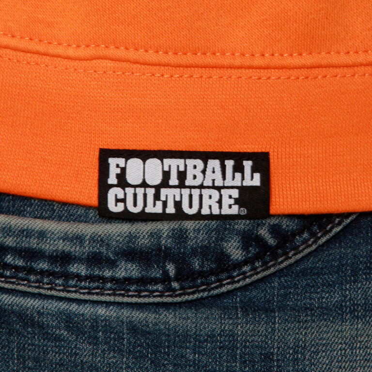 zwart label oranje